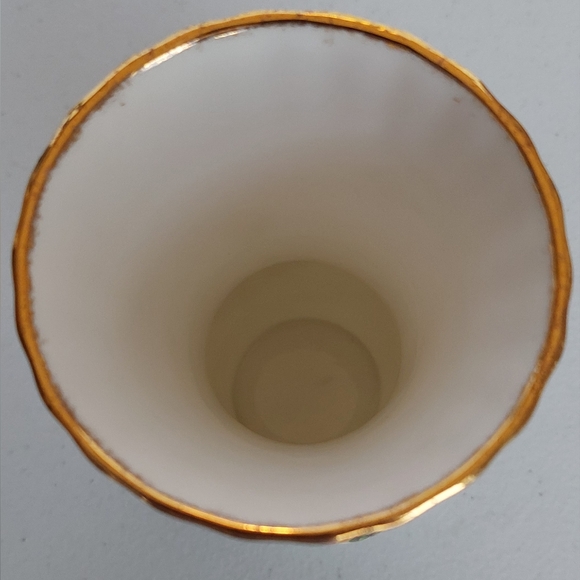 SOLD Royal Albert Old Country Roses Floral Vase Bone China Gold Trim - Picture 13 of 16